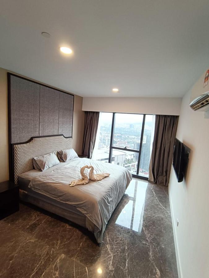 Platinum Suite 2 New Kl Cbd New Luxury Condo With Best Infinity View To Klcc Twin Towers Pool Куала Лумпур Екстериор снимка