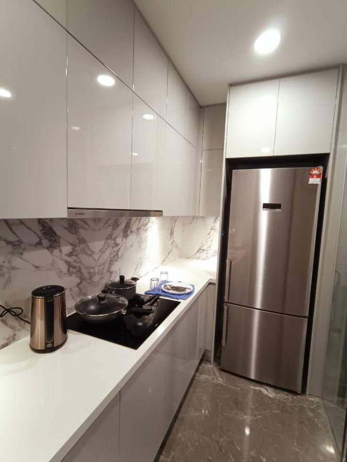 Platinum Suite 2 New Kl Cbd New Luxury Condo With Best Infinity View To Klcc Twin Towers Pool Куала Лумпур Екстериор снимка